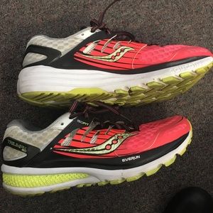 Saucony Triumph ISO 2 size 7.5